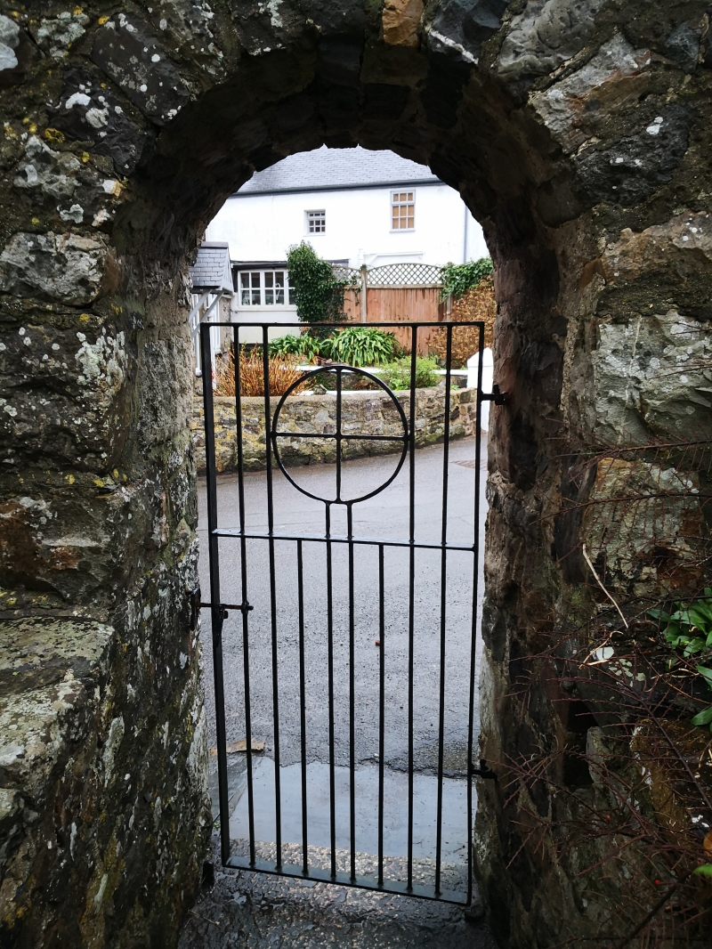Churchyard Wall and Gate E of Church of St Engan, Llanengan, Gwynedd